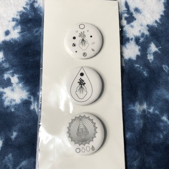 NTWRK Exclusive Dr X Men Size Small T-Shirt w Pins - Picture 6 of 6